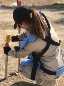 woman-working-demining
