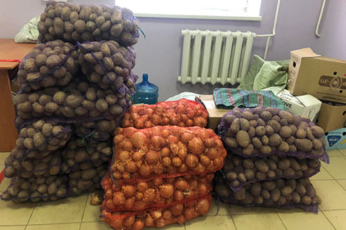 FSD bought and delivered 114 kg of onion and 330 kg of potato