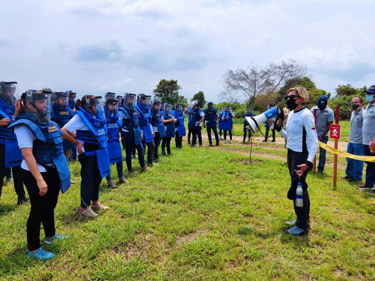 Raising awareness of humanitarian mine action by FSD in Colombia