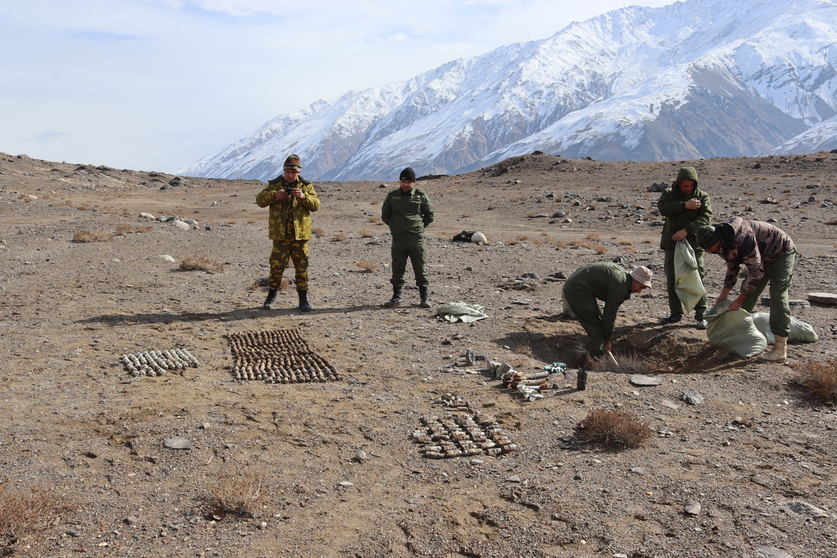 Destruction preparation of munitions along the Tajik-Afgan border