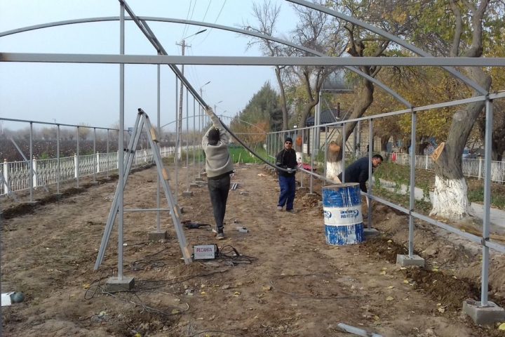 Building od greenhouses for food security in Tajikistan