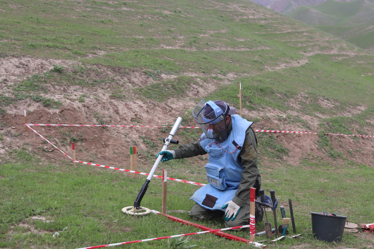 Destruction preparation of munitions along the Tajik-Afgan border