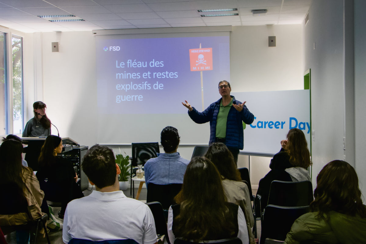 20241022-FSD-Geneva-Hansjoerg Eberle Career Days-presentation 2 Did you know A deminer cannot work when a person is within 50 metres. (Ukraine, 2021)
